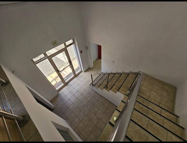 1,510M² WAREHOUSE TO LET IN PAARDEN EILAND
